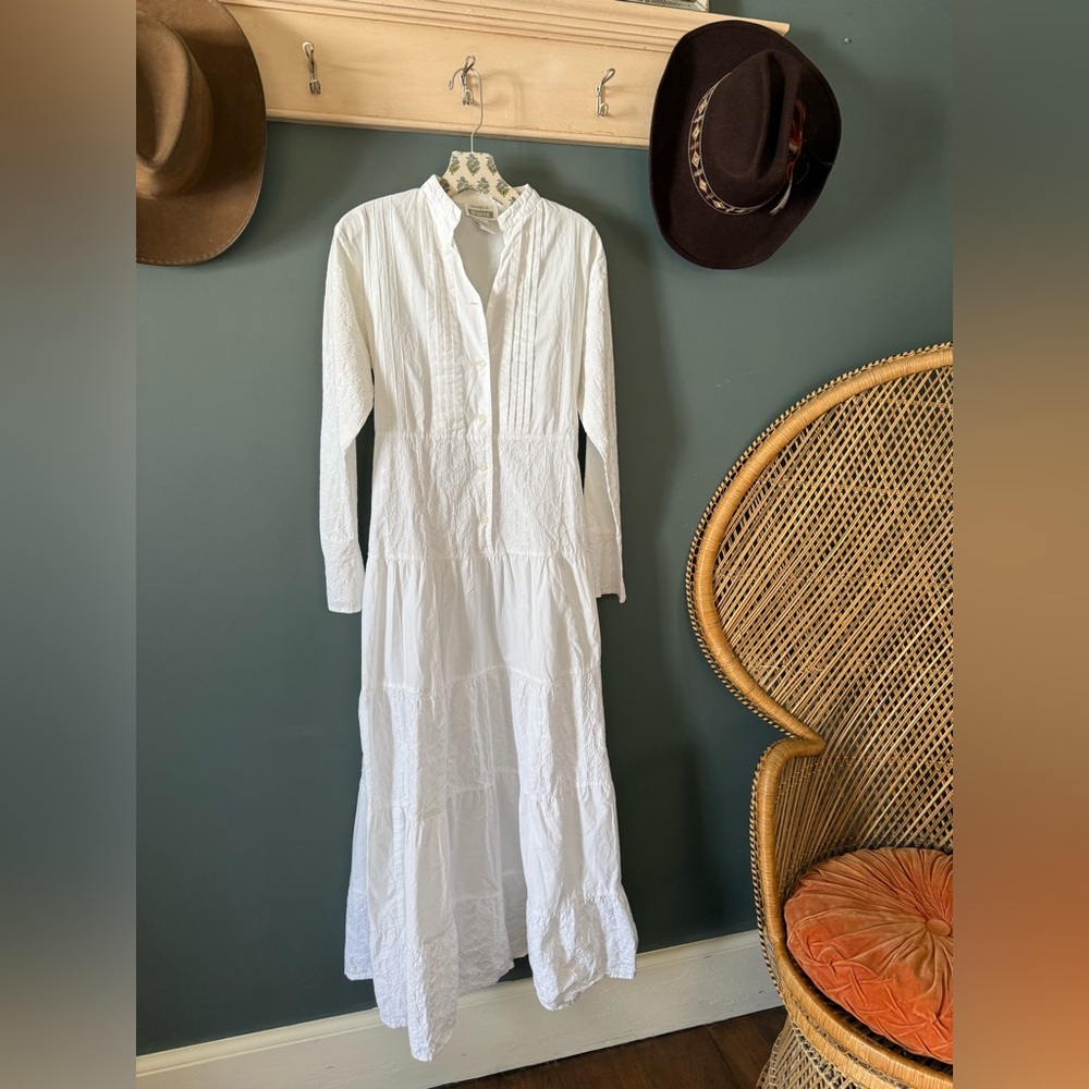 Vintage 100% cotton Flared long sleeve Tiered eyelet White Maxi Dress sz medium